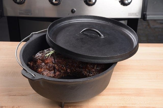 Lodge 6-Quart Enameled Dutch Oven